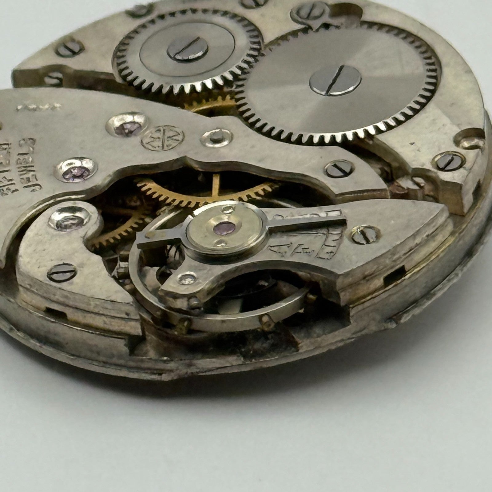 Majex EW 585 Watch Movement Manual Wind Vintage Swiss 15 Jewels Parts 26.8mm