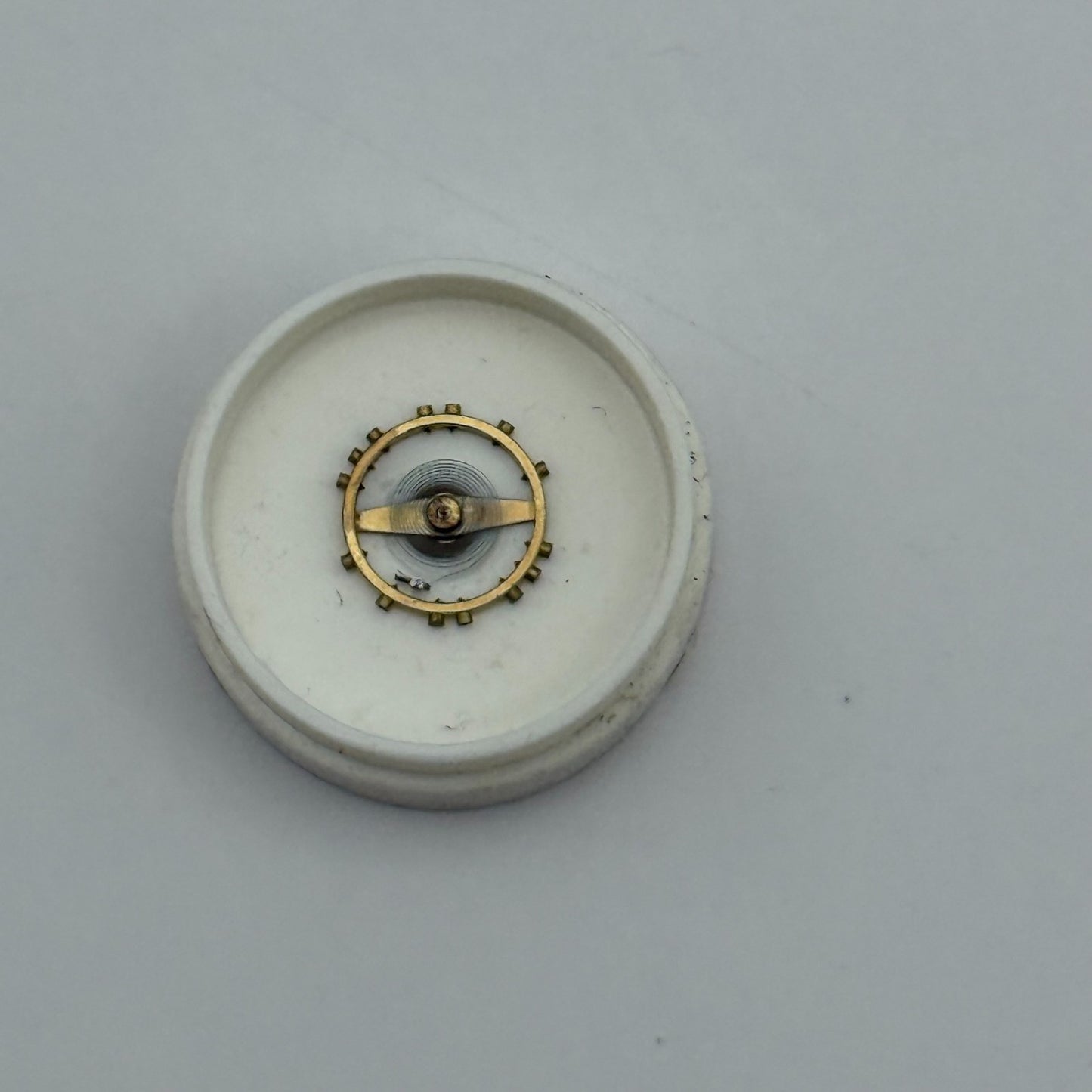 FEF 270 Balance Wheel Complete And Spring  5¼’’’ 173 M Watch Movement Parts NOS
