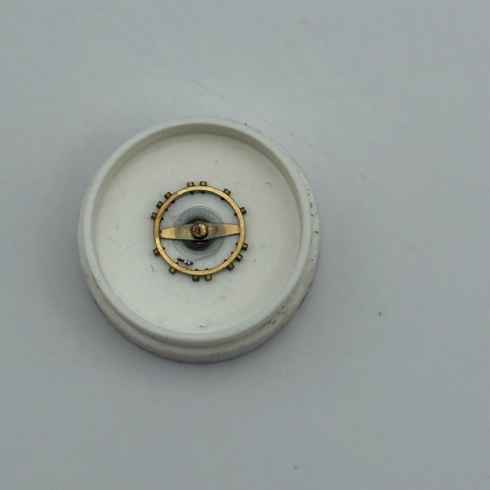 FEF 270 Balance Wheel Complete And Spring  5¼’’’ 173 M Watch Movement Parts NOS