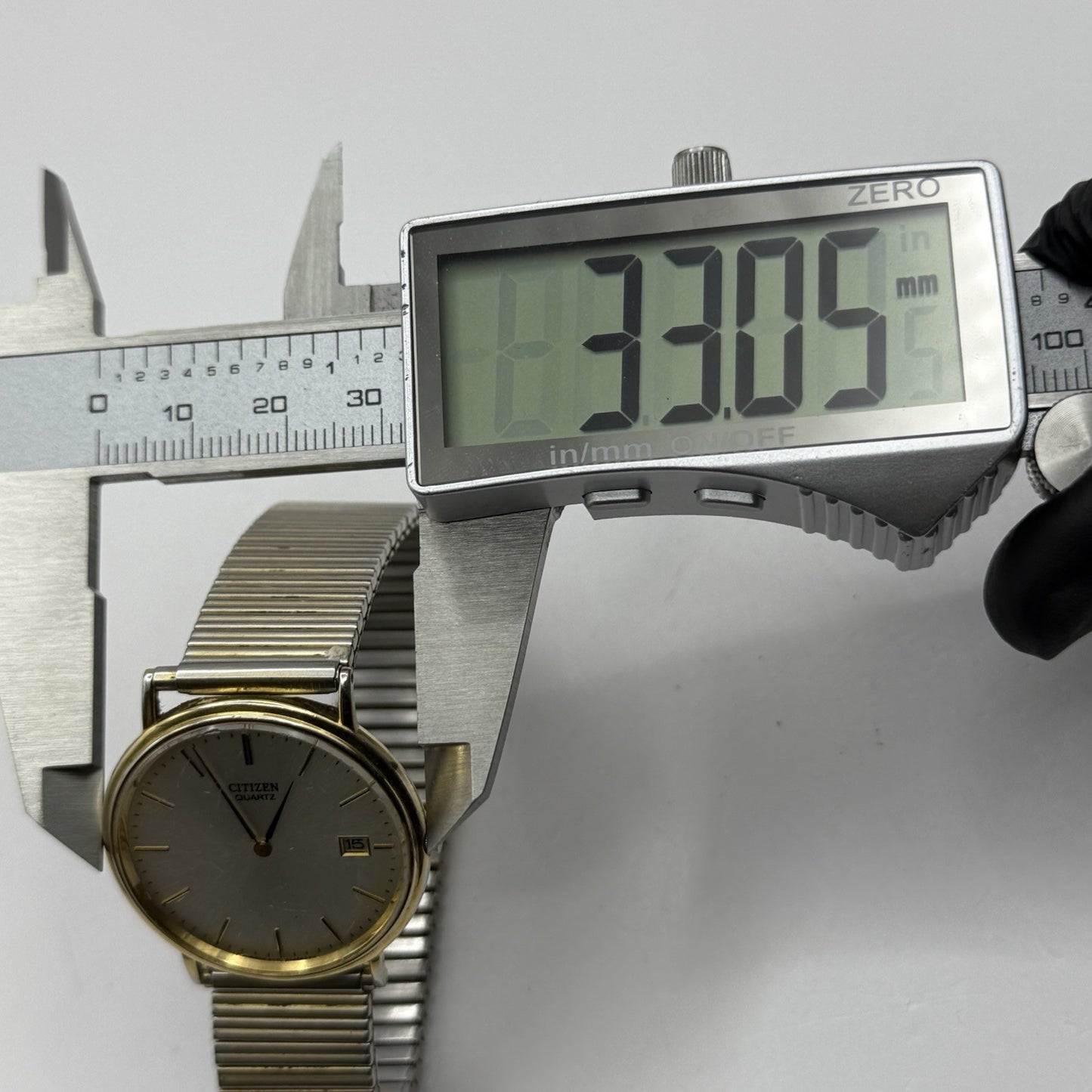 33mm Working Vintage Unisex Citizen Gold Plate Date Dial Expandable Quartz Watch