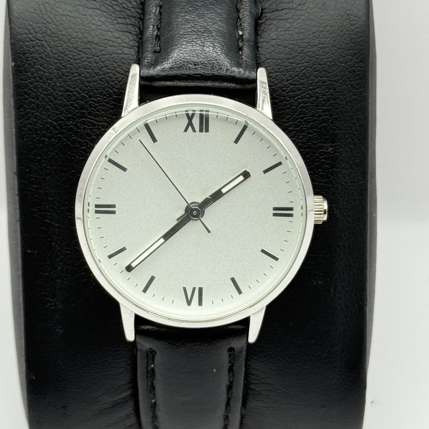 Lowrys Arm Ladies Quartz Watch White Dial Black Strap Japan Working 28mm