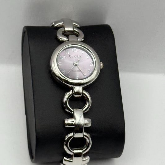 Urban Ladies Quartz Watch Silver Tone Chain-Link Bracelet Japan Working 25mm