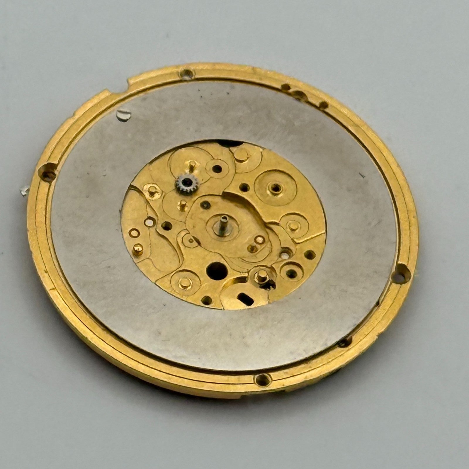 Omega 1434 Quartz Watch Movement 6 Jewels Swiss Vintage Parts Repair 23.8mm