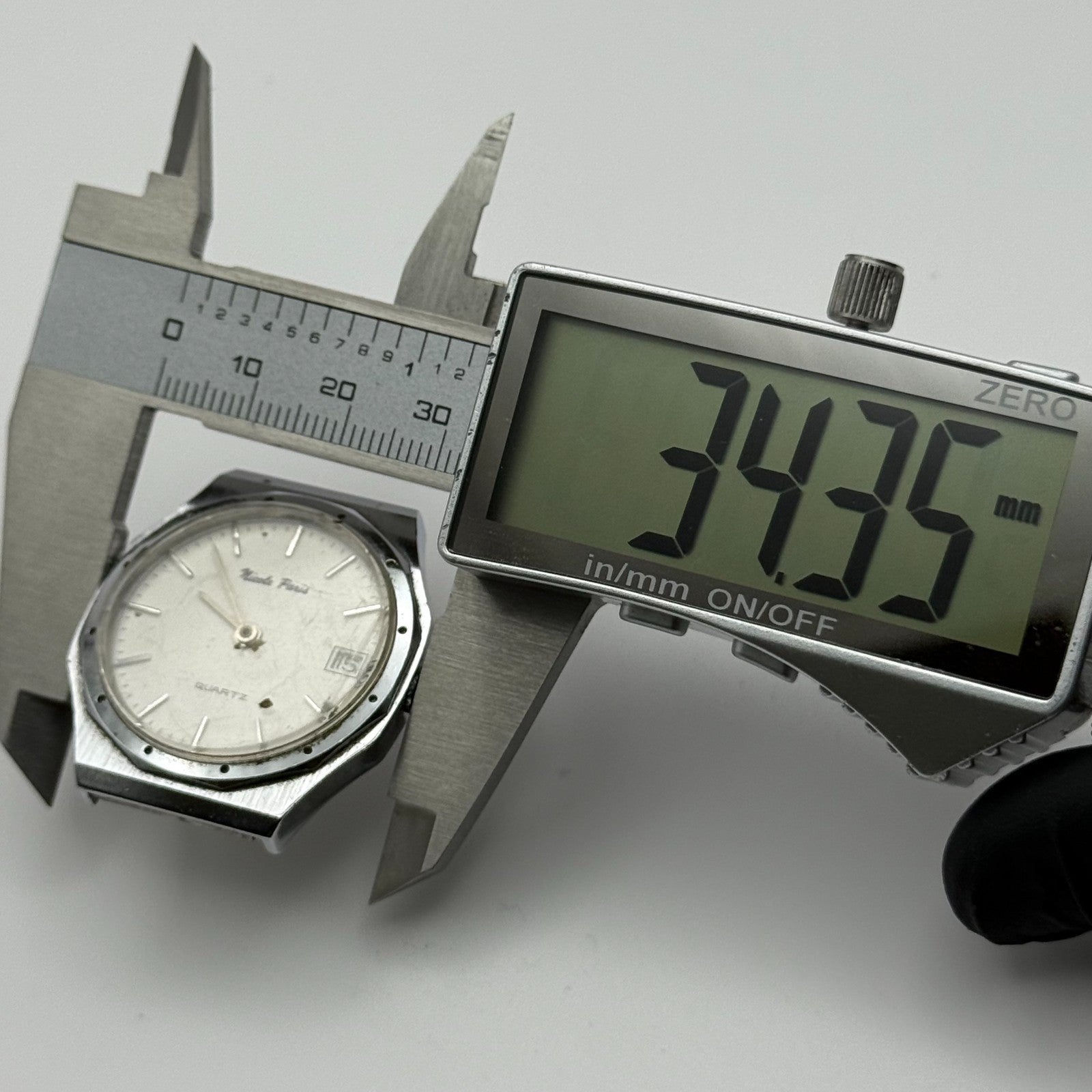 EB 870.111 Quartz Watch Nicole Paris Date Dial Swiss 33mm UNTESTED PARTS REPAIR