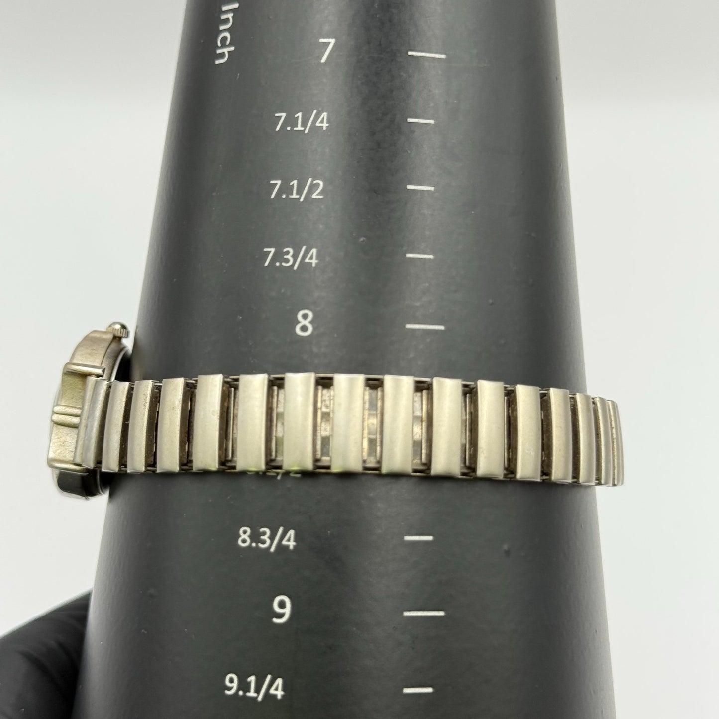 Genious Ladies Quartz Watch Silver Tone Expandable Band Japan Steel Working 24mm