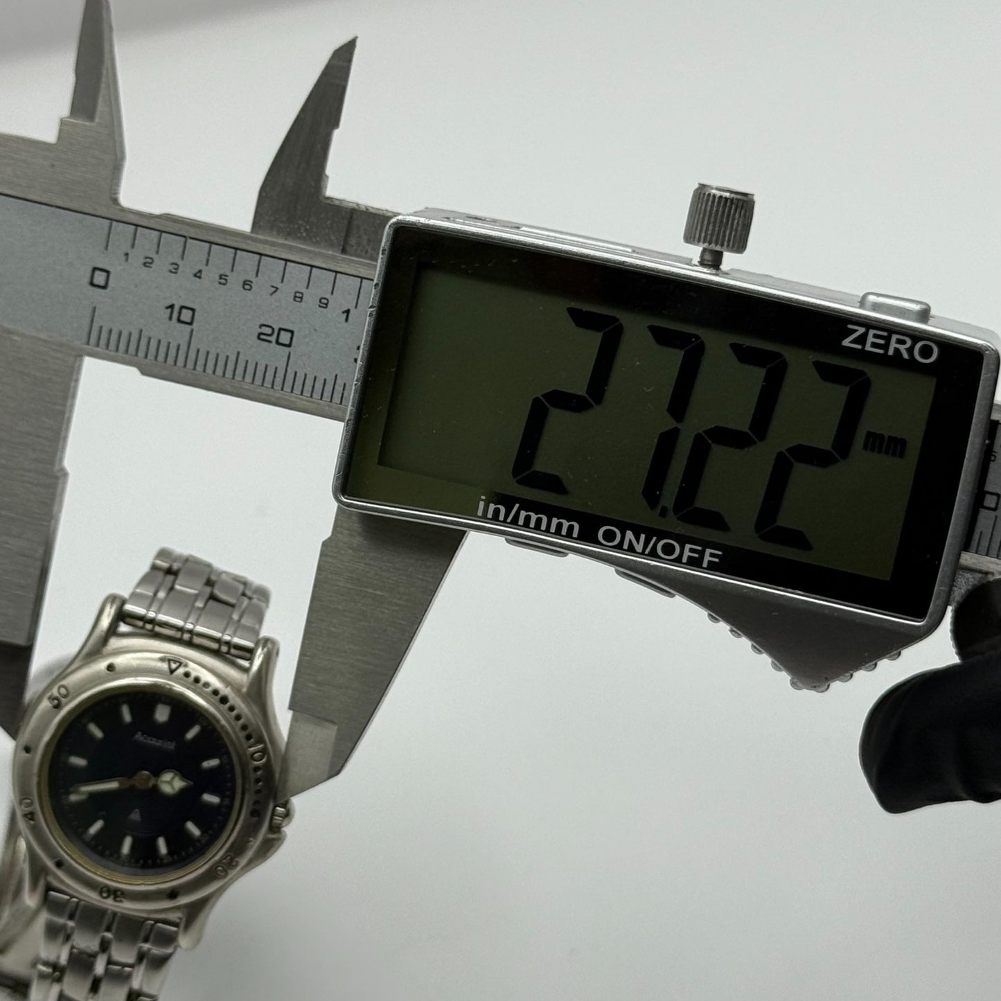 Accurist Ladies Quartz Watch Black Dial Silver Tone Bracelet Japan Working 27mm