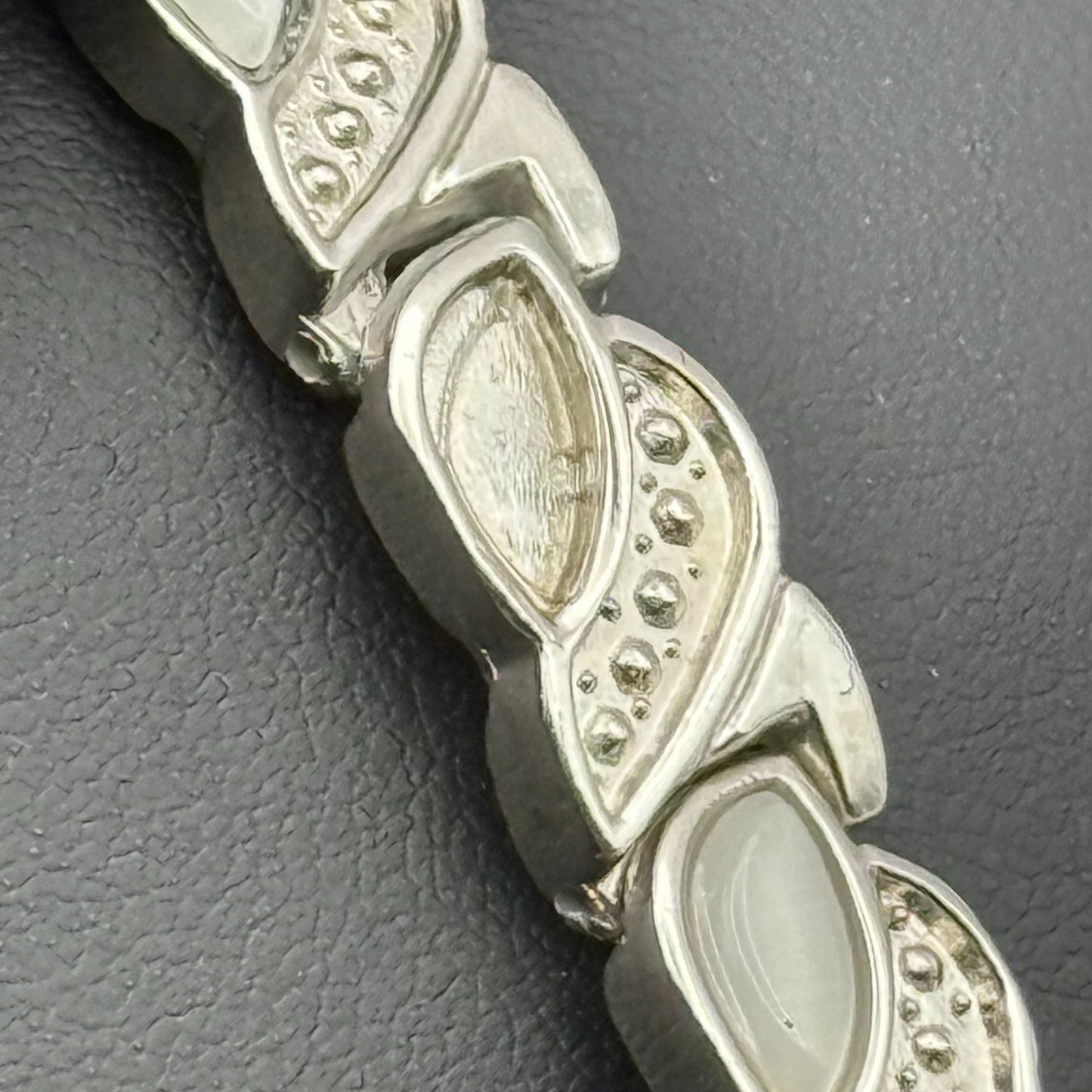 Divinity Ladies Quartz Watch Oval Dial Silver Tone Bracelet Working 19mm