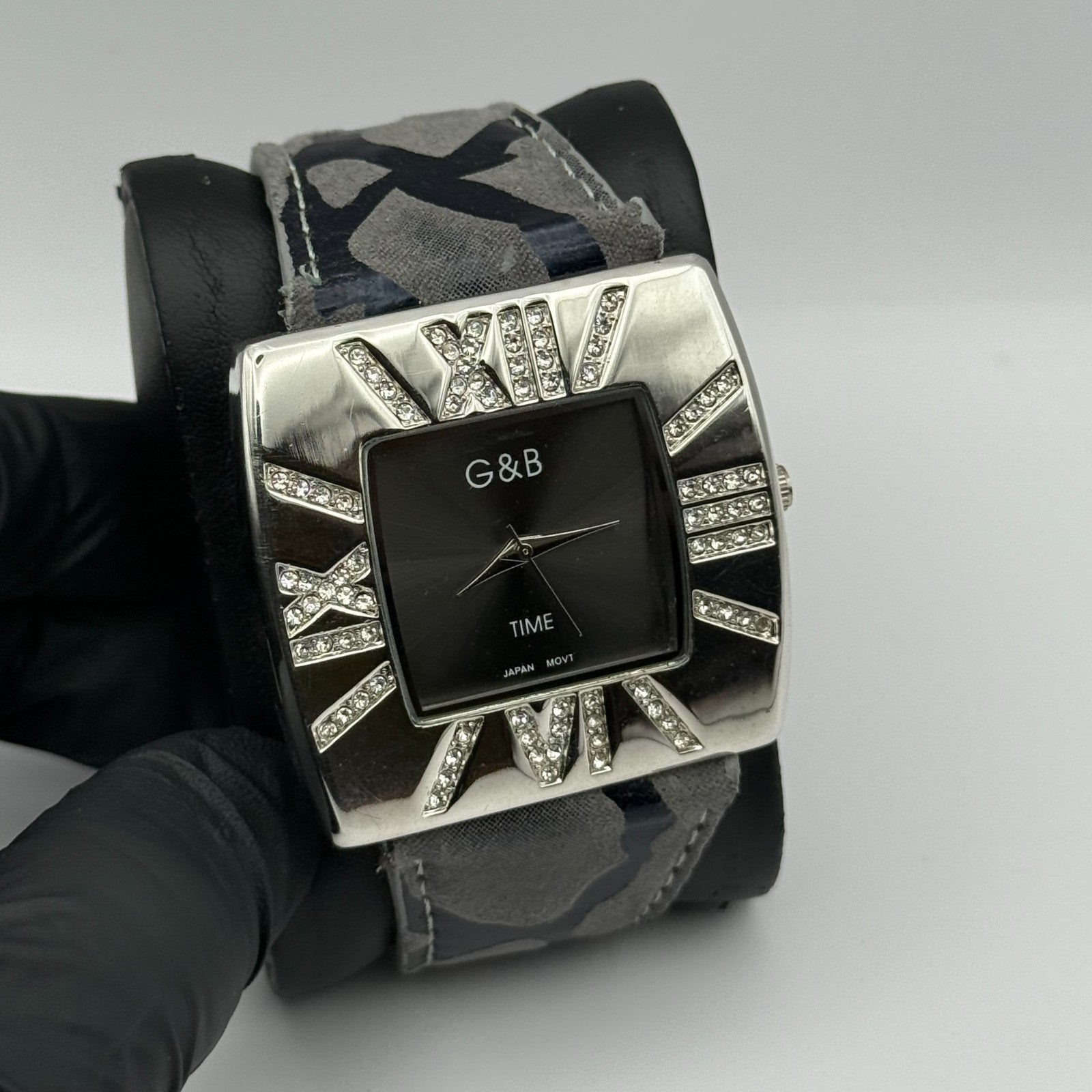 G&B Time Fashion Ladies Quartz Watch Crystal Accents Leather Strap Working 42mm