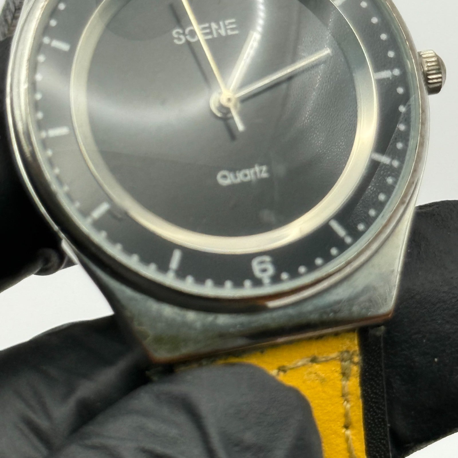 Scene Ladies Quartz Watch Black Dial Yellow Leather Strap Working 32mm