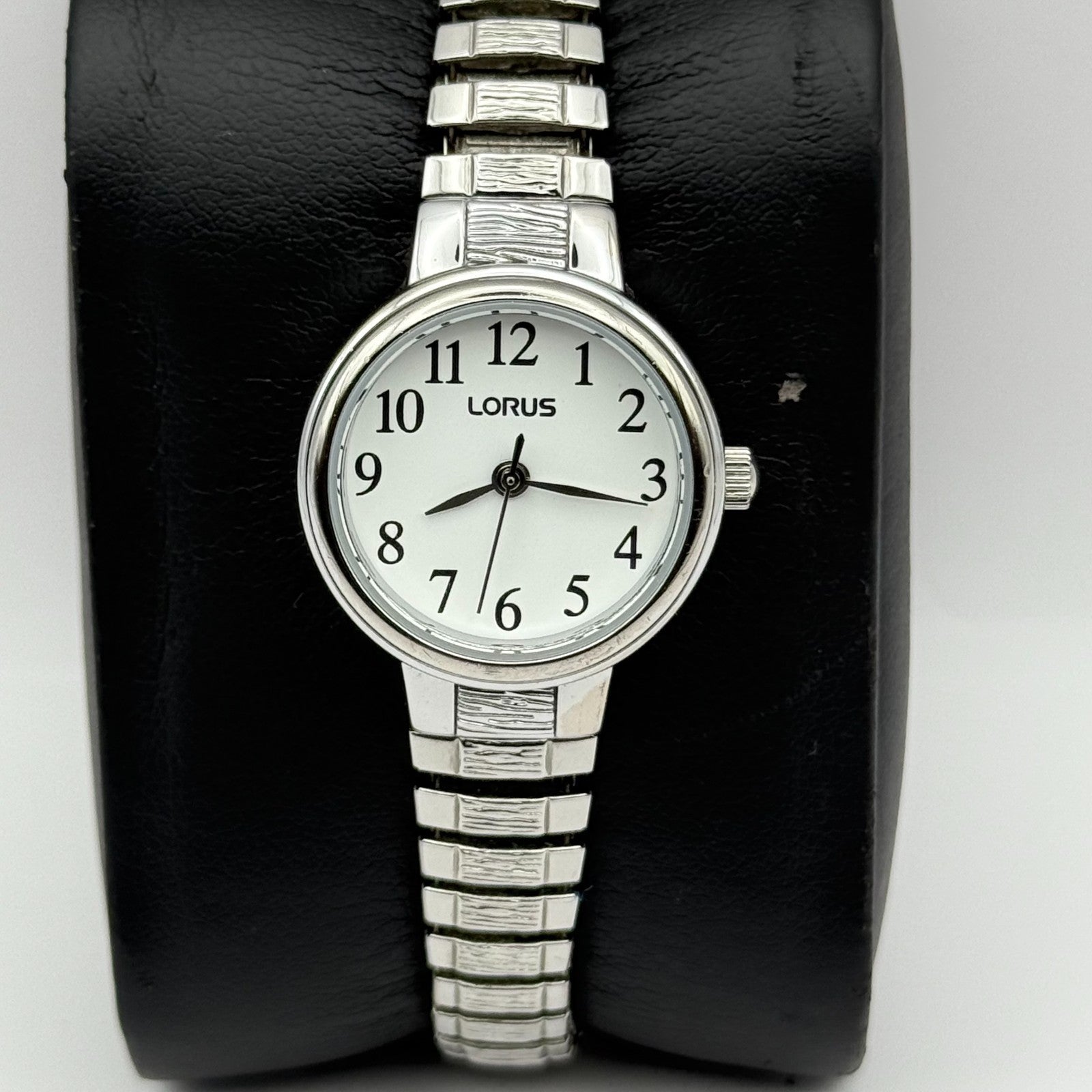 Lorus Ladies Quartz Watch White Dial Silver Tone Stretch Band Japan Working 23mm