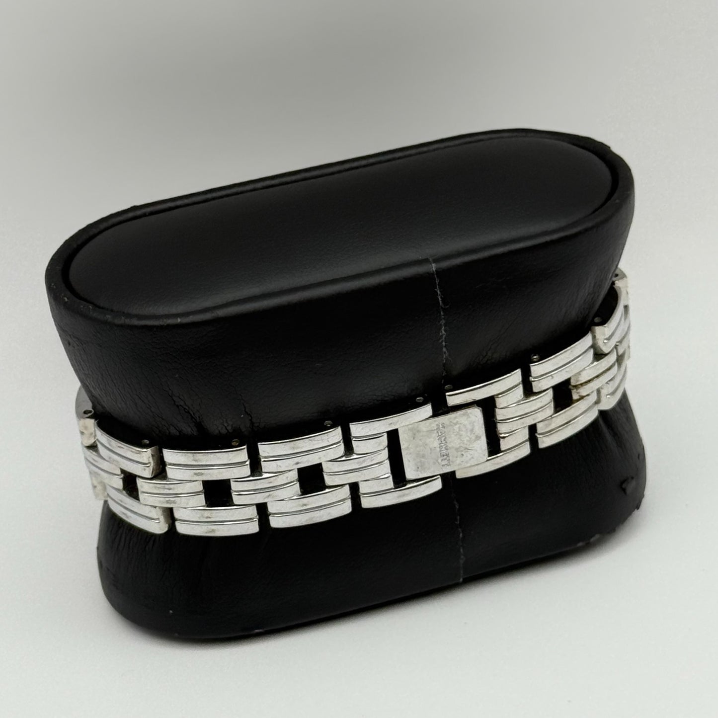 Hamnett Ladies Quartz Watch Butterfly Dial Silver Tone Bracelet Working 19mm