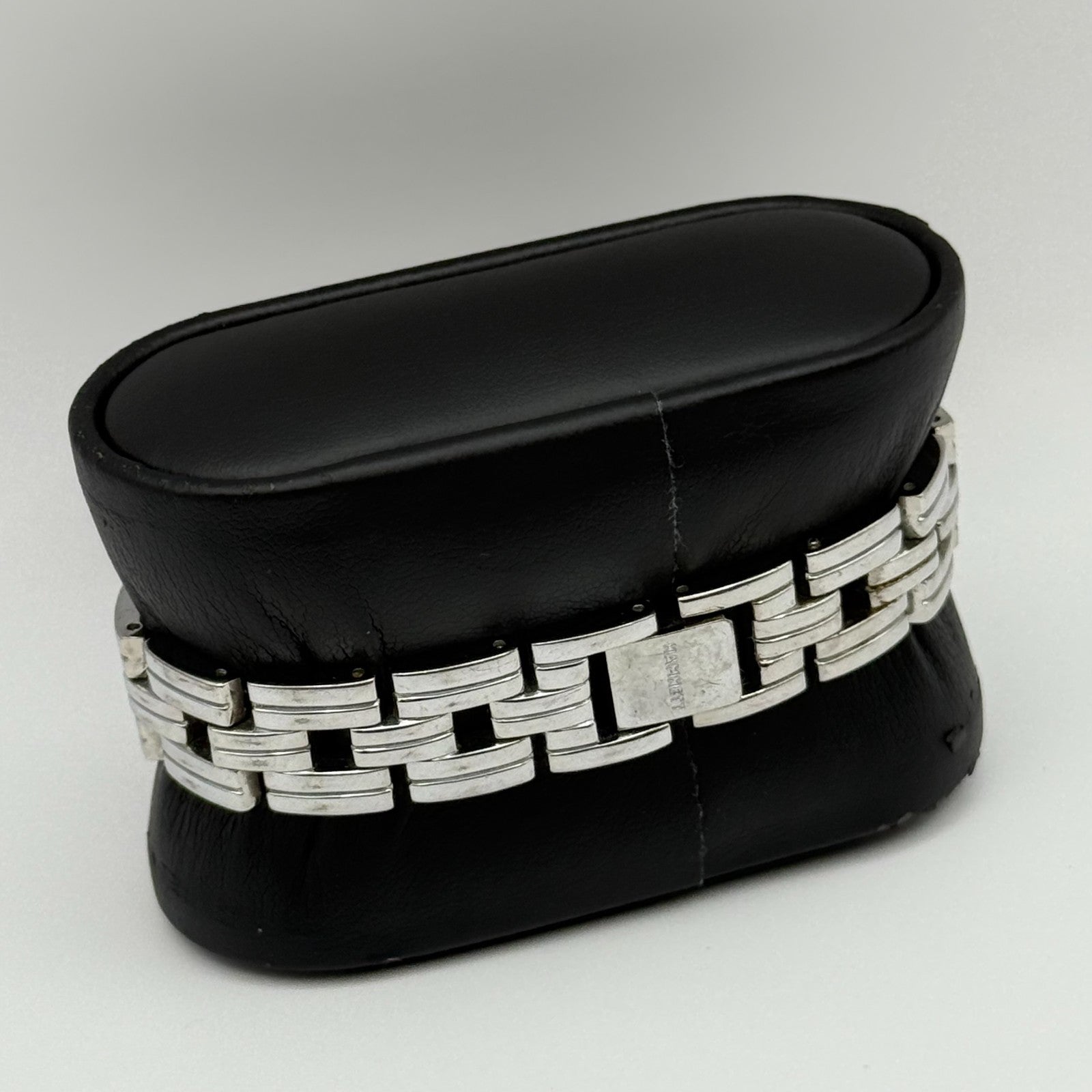 Hamnett Ladies Quartz Watch Butterfly Dial Silver Tone Bracelet Working 19mm