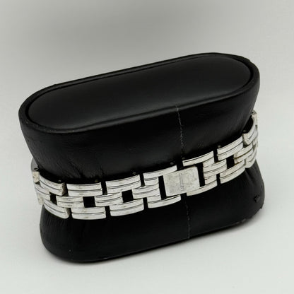 Hamnett Ladies Quartz Watch Butterfly Dial Silver Tone Bracelet Working 19mm