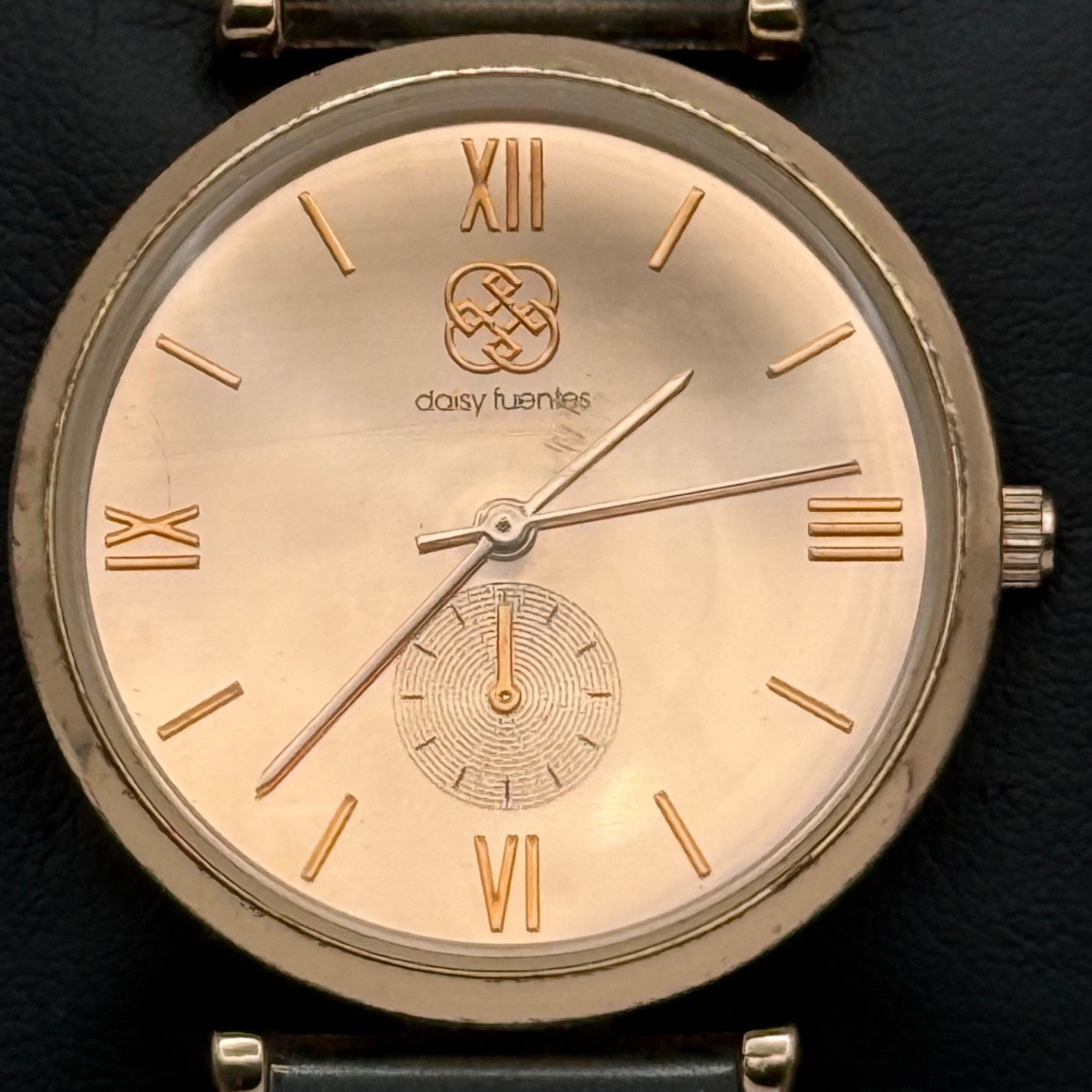 Working Daisy Fuentes Sub Seconds Ladies 33mm Quartz Watch DF145RGGY New Battery