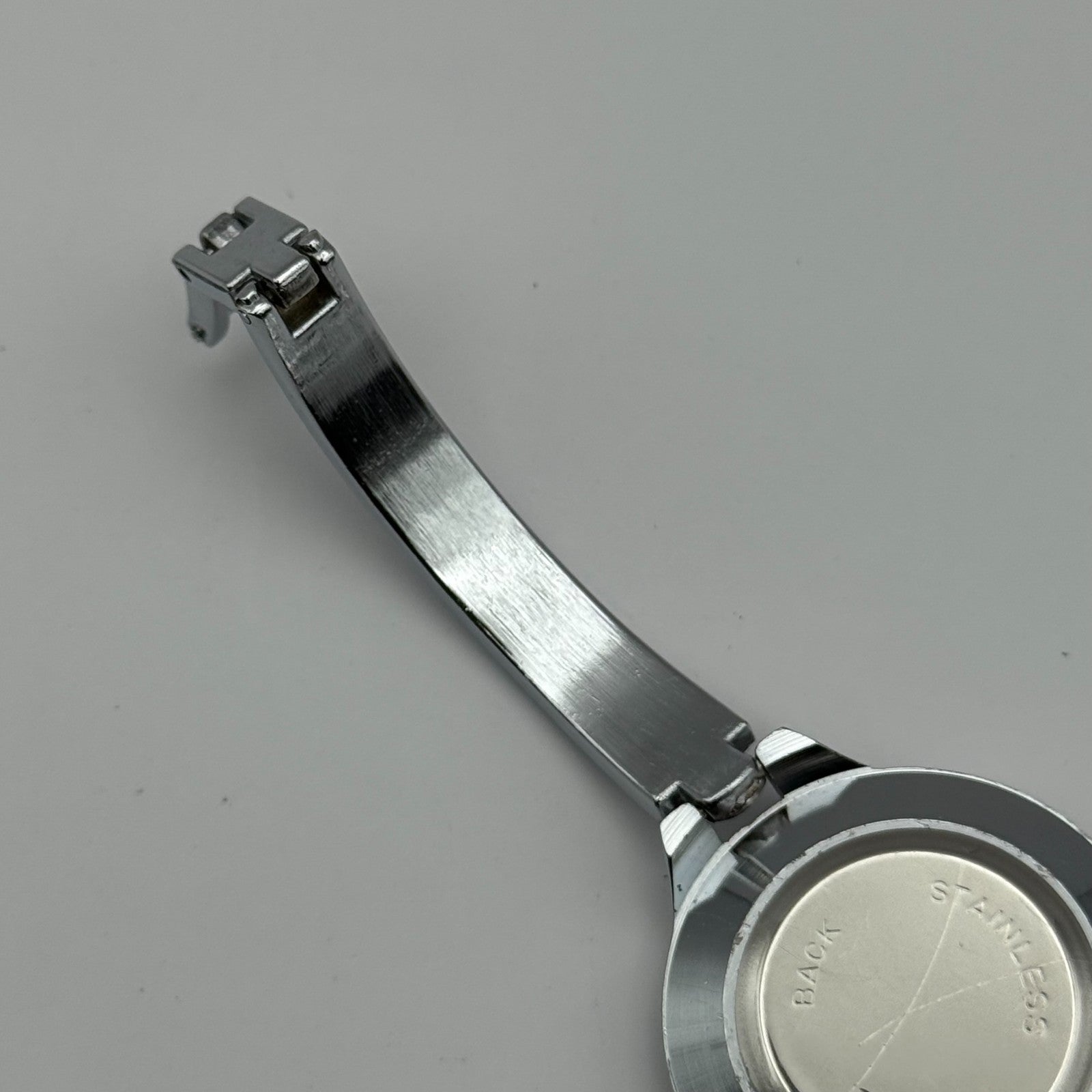 Tiho Ladies Quartz Watch Butterfly Design Dial Silver Tone Bracelet Working 30mm