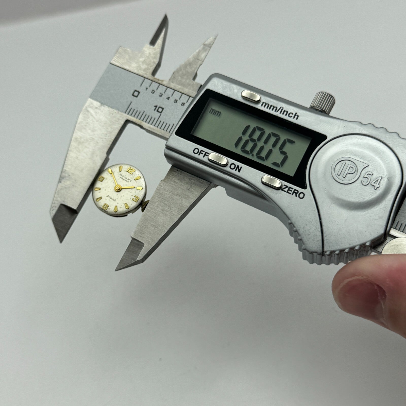 15.9mm Running ETA 2410 Rotary Maximus 415 Manual Wind Swiss Watch Movement
