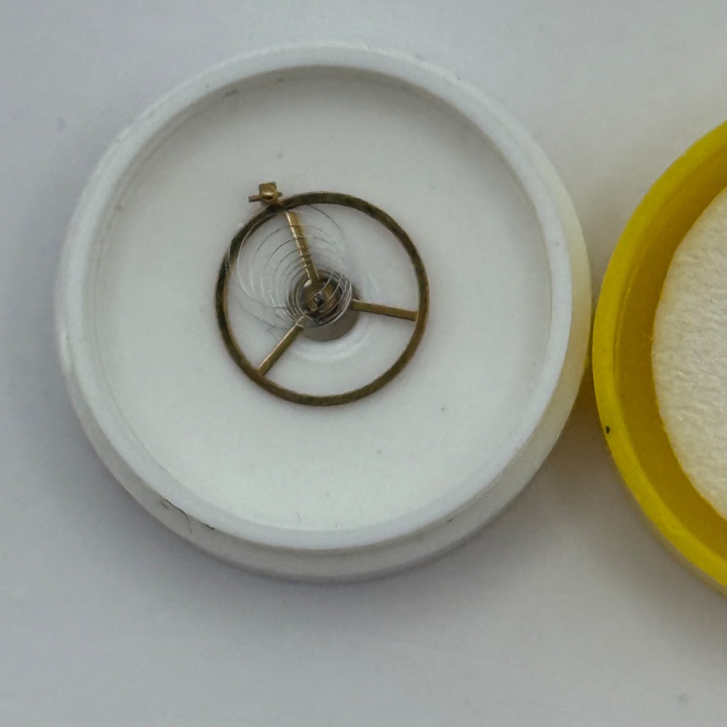 BFG 6 3/4 - 8''' Balance Complete Renata 1892 M 927-21 Watch Parts Vintage NOS