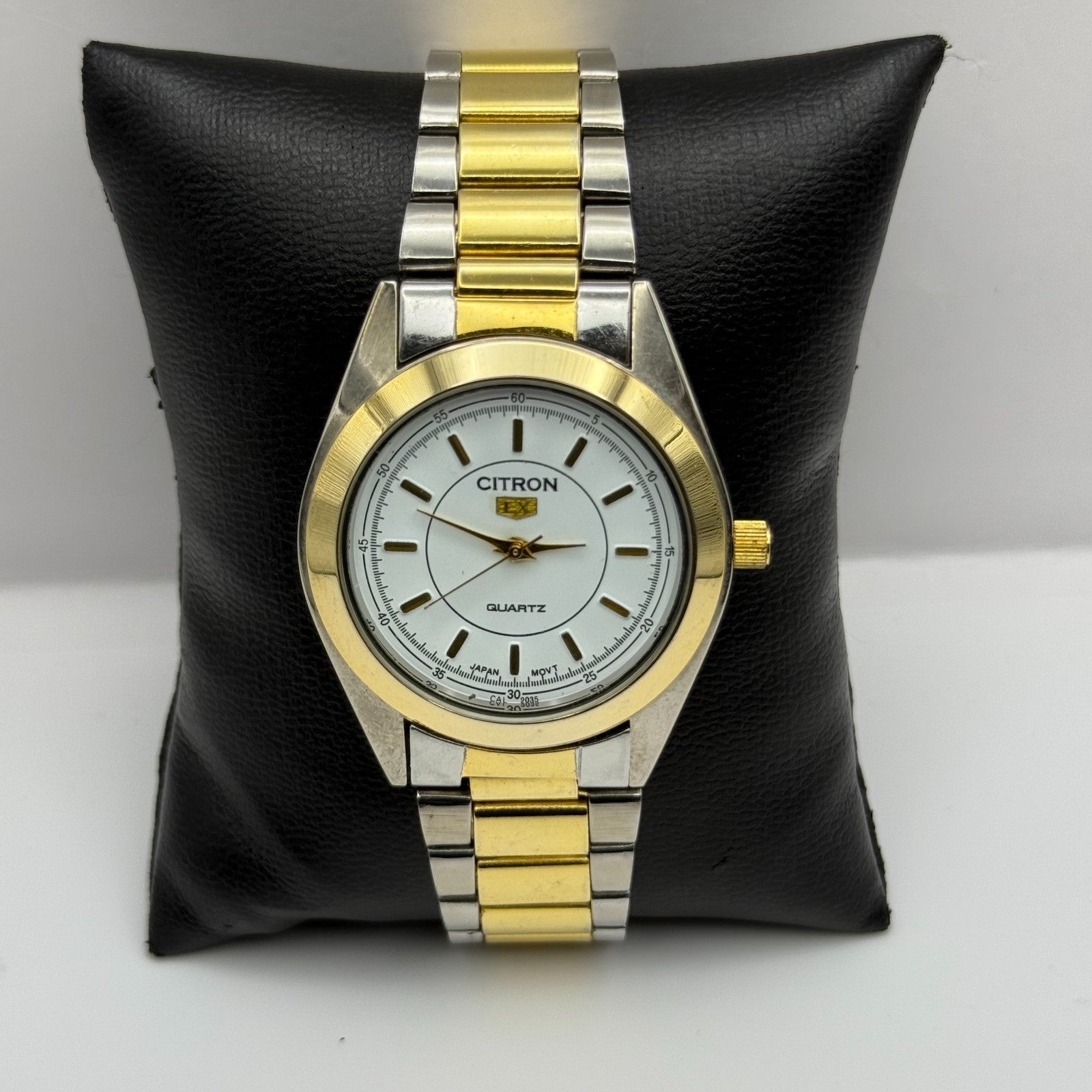 Citron EX Men's Quartz Watch White Dial Two-Tone Bracelet Japan Working 36mm