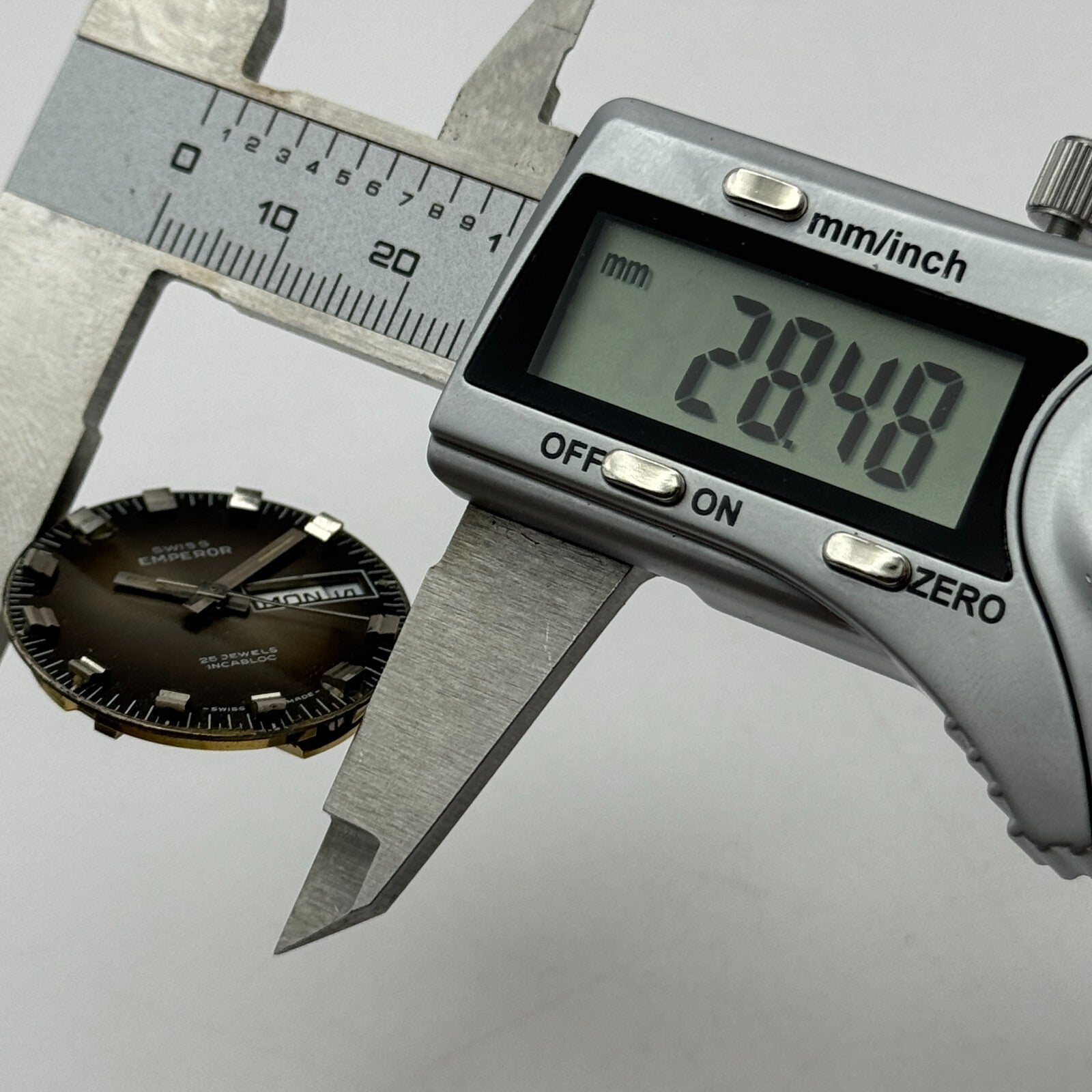 25.5mm Mens Running Swiss Emperor FHF 908 Automatic Watch Movement Vintage PARTS