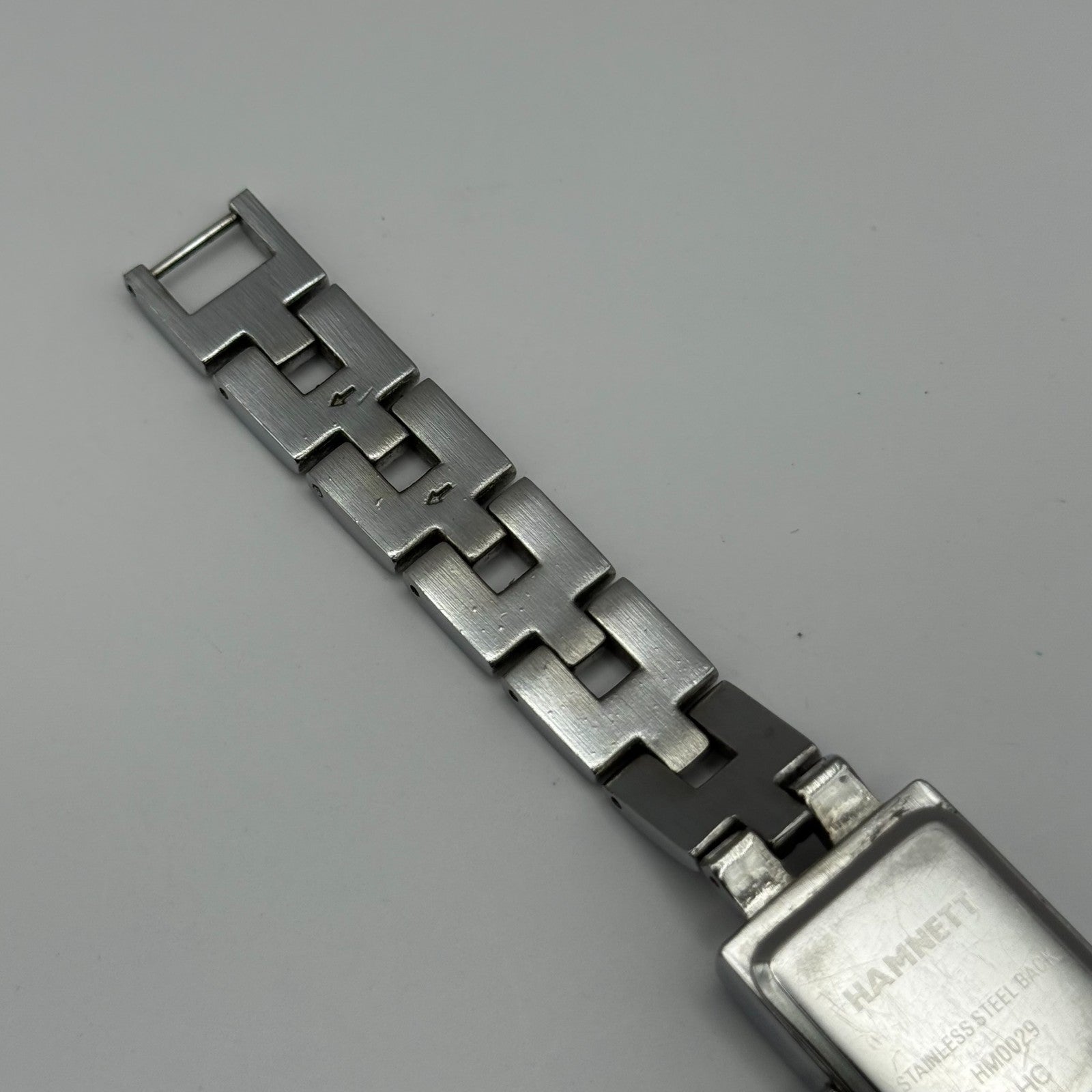 Hamnett Ladies Quartz Watch Butterfly Dial Silver Tone Bracelet Working 19mm