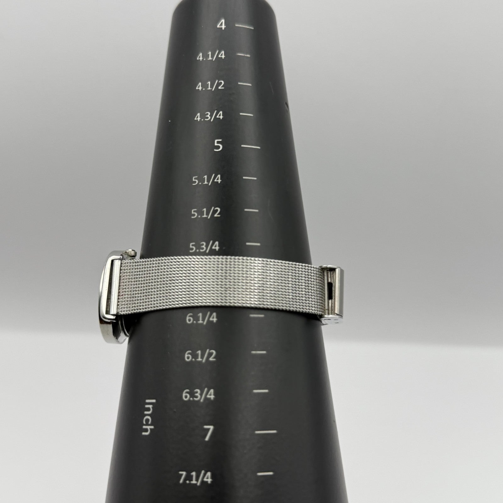 Enternity Ladies Quartz Watch Crystal Markers Silver Tone Mesh Band Working 25mm