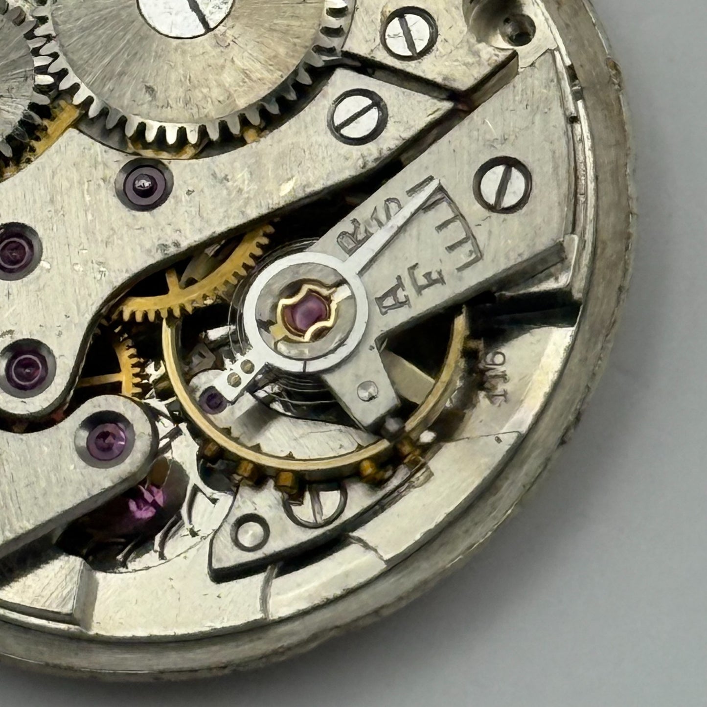 OM 116 Watch Movement Jesby Running Manual Wind Vintage Parts 25.8mm