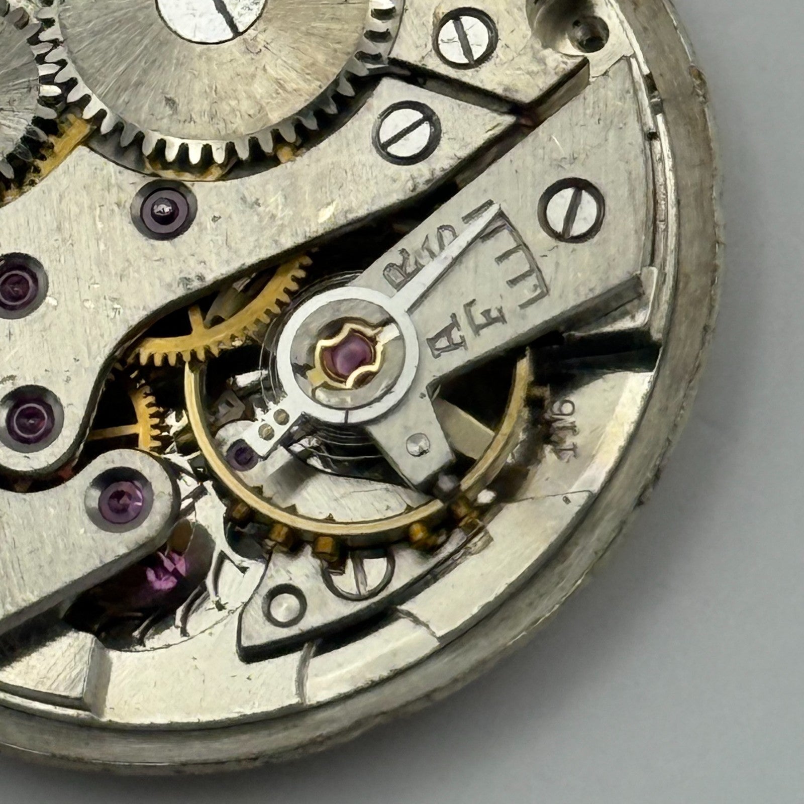 OM 116 Watch Movement Jesby Running Manual Wind Vintage Parts 25.8mm