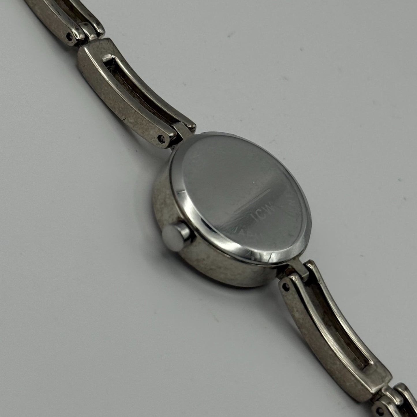 Infinite Ladies Quartz Watch Silver Tone Bracelet Japan Working 20mm 6.75 Inches