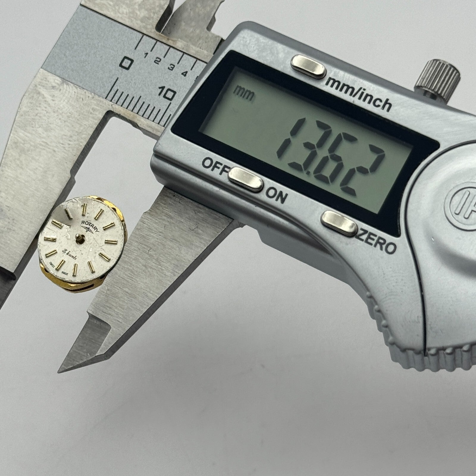 13.6mm Ladies Rotary AS 1978-2 Manual Wind Watch Movement Swiss Vintage PARTS