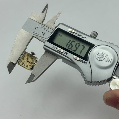 13.1mm Movado Ladies 575 Manual Wind Swiss Watch Movement Vintage RUNS FOR PARTS