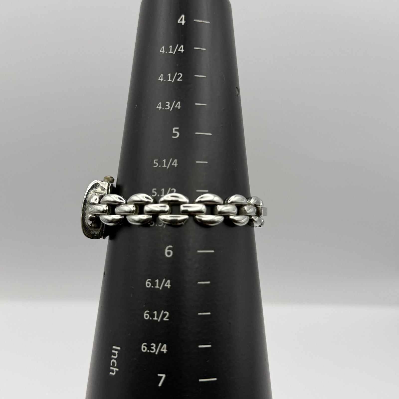 G-Body Time Ladies Quartz Watch White Dial Silver Tone Bracelet Working 19mm