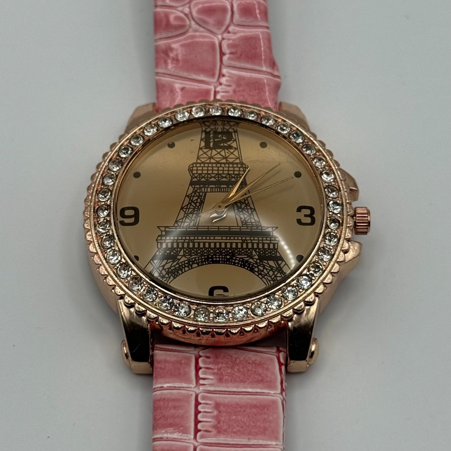 Womage Ladies Quartz Watch Eiffel Tower Design Crystal Accent Working 37mm