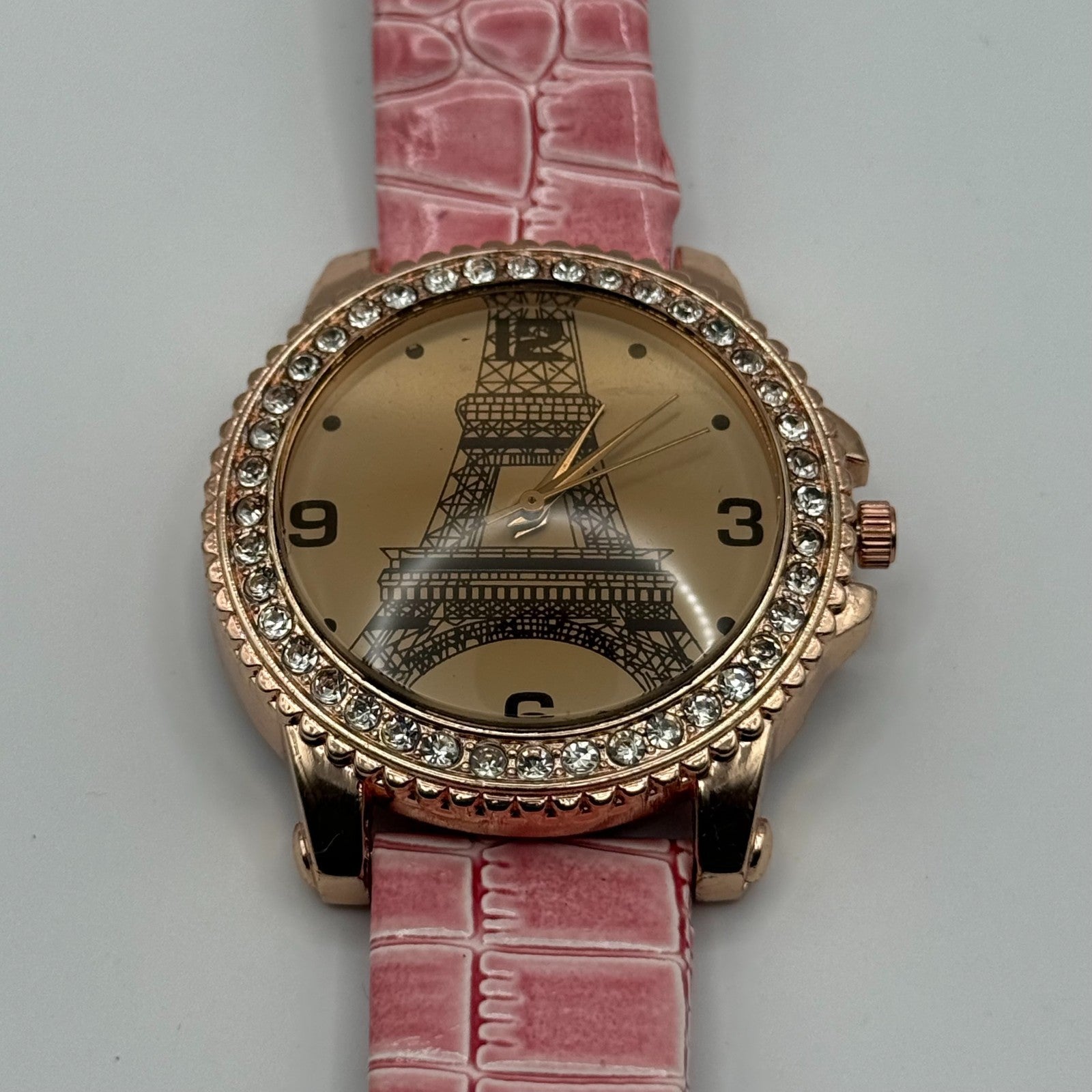 Womage Ladies Quartz Watch Eiffel Tower Design Crystal Accent Working 37mm