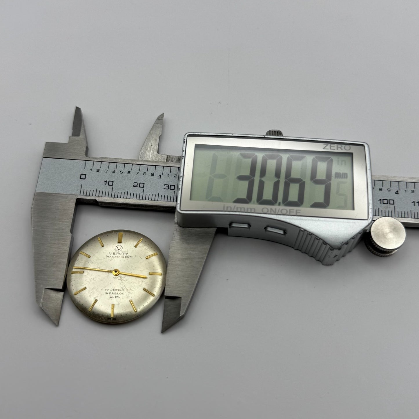 FHF 72 Watch Movement Verity Magnificent Manual Wind Vintage Parts Repair 25.9mm