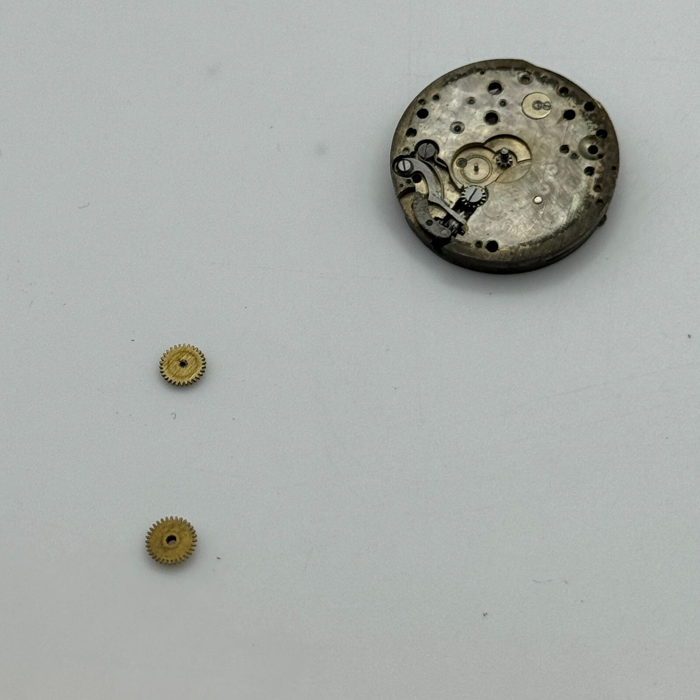 23.6mm Unidentified Cal 8028 Manual Wind Watch Movement Swiss Vintage PARTS
