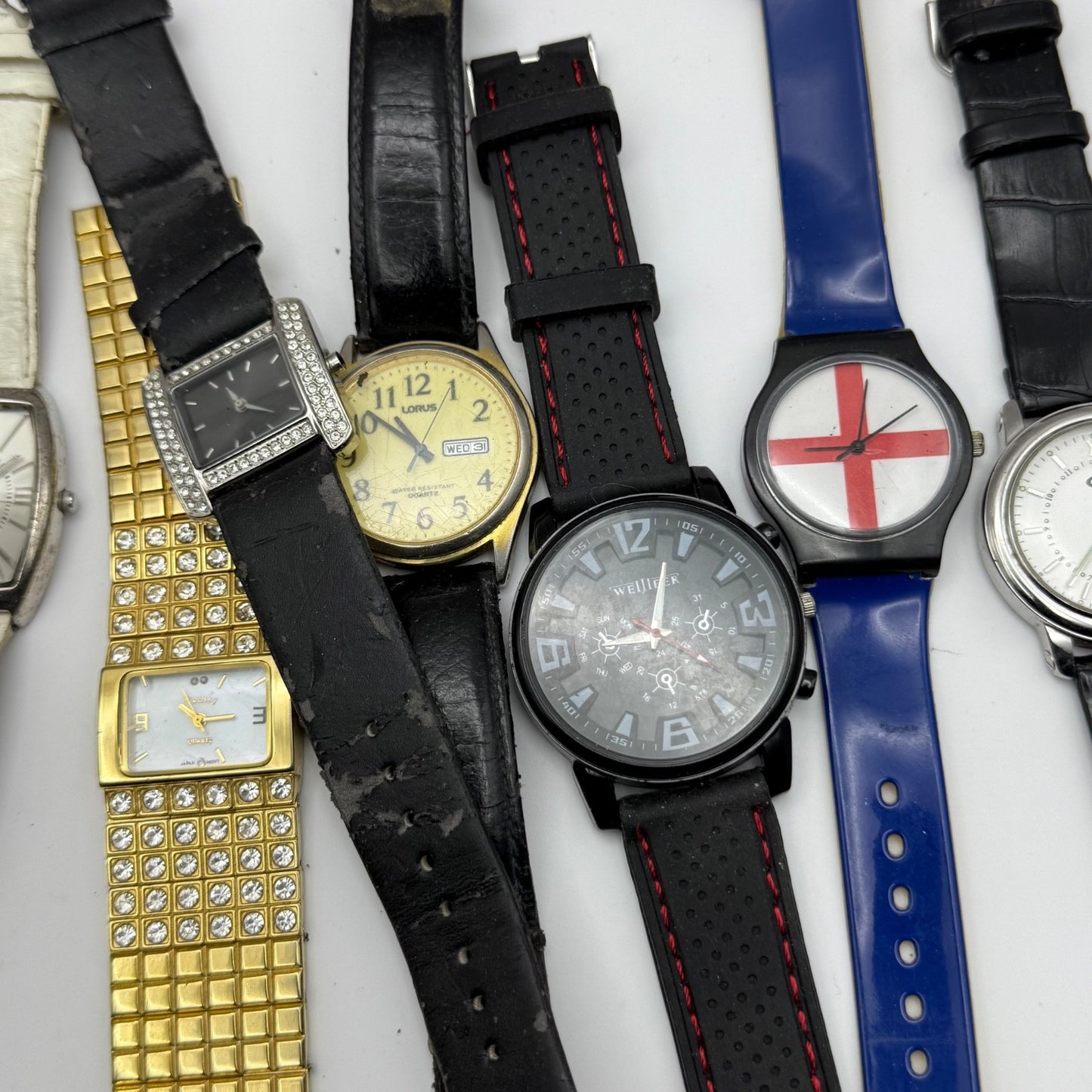 Bundle Of 16 Quartz Watches Modern / Vintage Untested Parts / Repair / Crafts