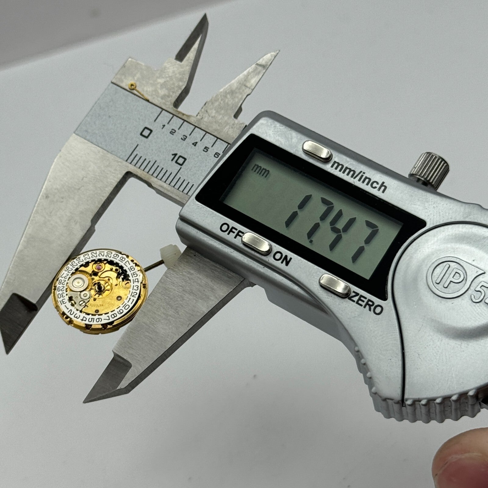 17.4mm Running Bulova 7BLACD Automatic Ladies Watch Movement Swiss Vintage PARTS