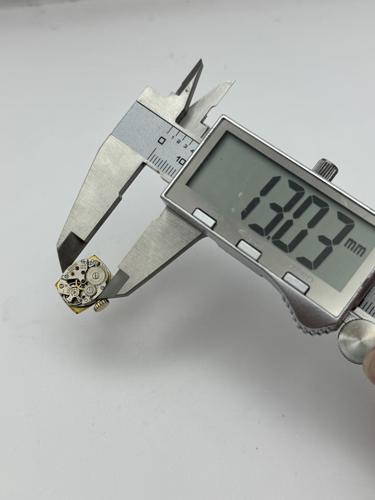 13mm Vintage Roamer MST 466 Manual Wind Swiss Watch Movement PARTS REPAIR