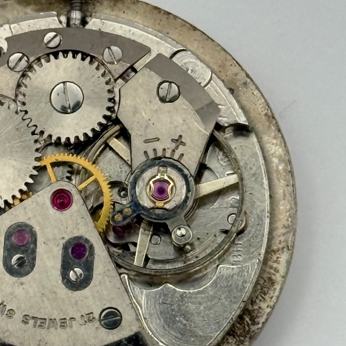 Avia ETA 2391 Watch Movement Manual Wind Vintage Swiss 17 Jewels Parts 25.7mm