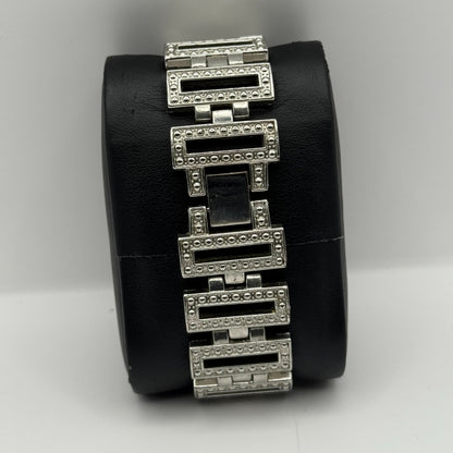 Elegant Ladies Quartz Watch Crystal Accents Silver Tone Bracelet Working 24mm