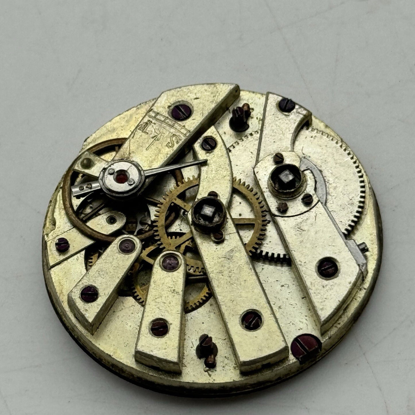 36.3mm Antique Key Wound Beautiful Patterned Pocket Watch Movement FOR PARTS