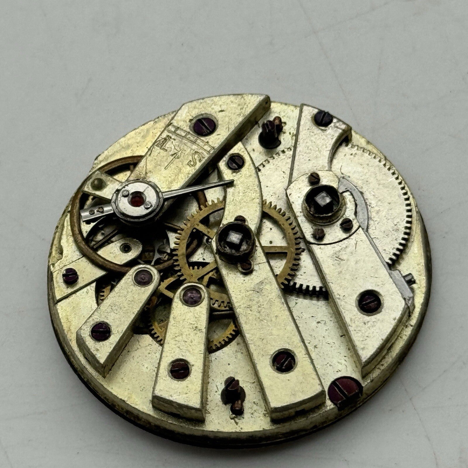 36.3mm Antique Key Wound Beautiful Patterned Pocket Watch Movement FOR PARTS