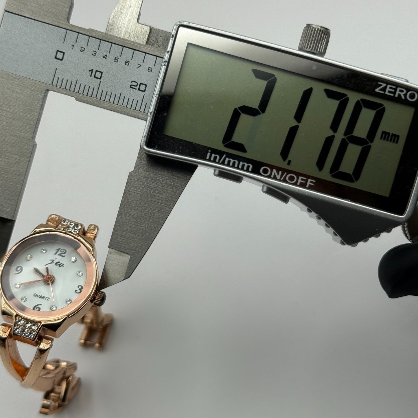 JW Ladies Quartz Watch Rose Gold Crystal Accents Working 21mm 5.25 Inches