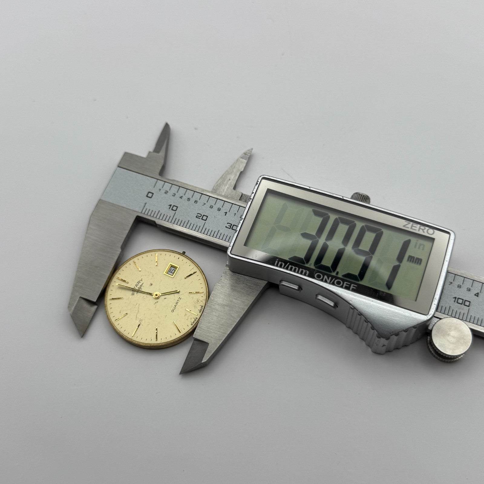 ETA 955.412 Quartz Watch Movement Rotary Elite Date Vintage Parts Repair 30.9mm