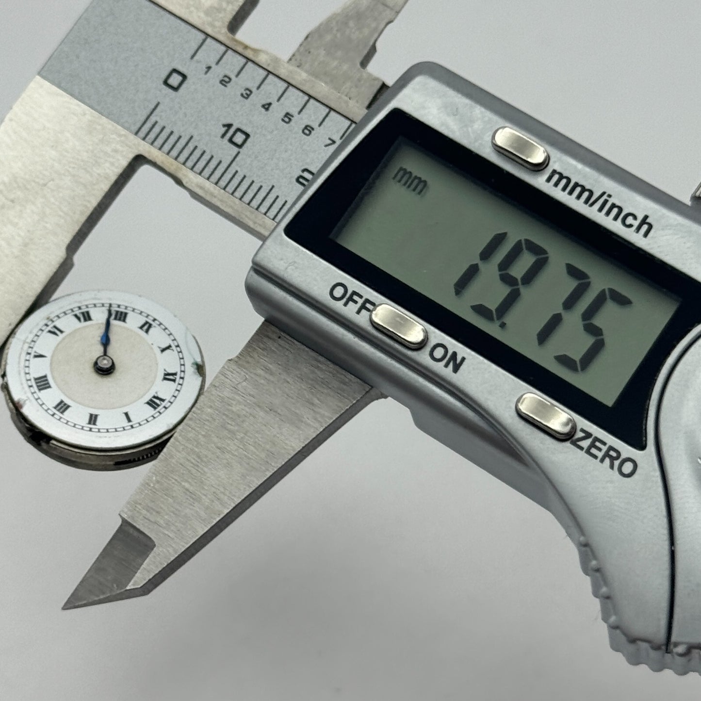 19.7mm Balance Ok Roman Numerals Swiss Bullseye Dial Trench Manual Wind PART