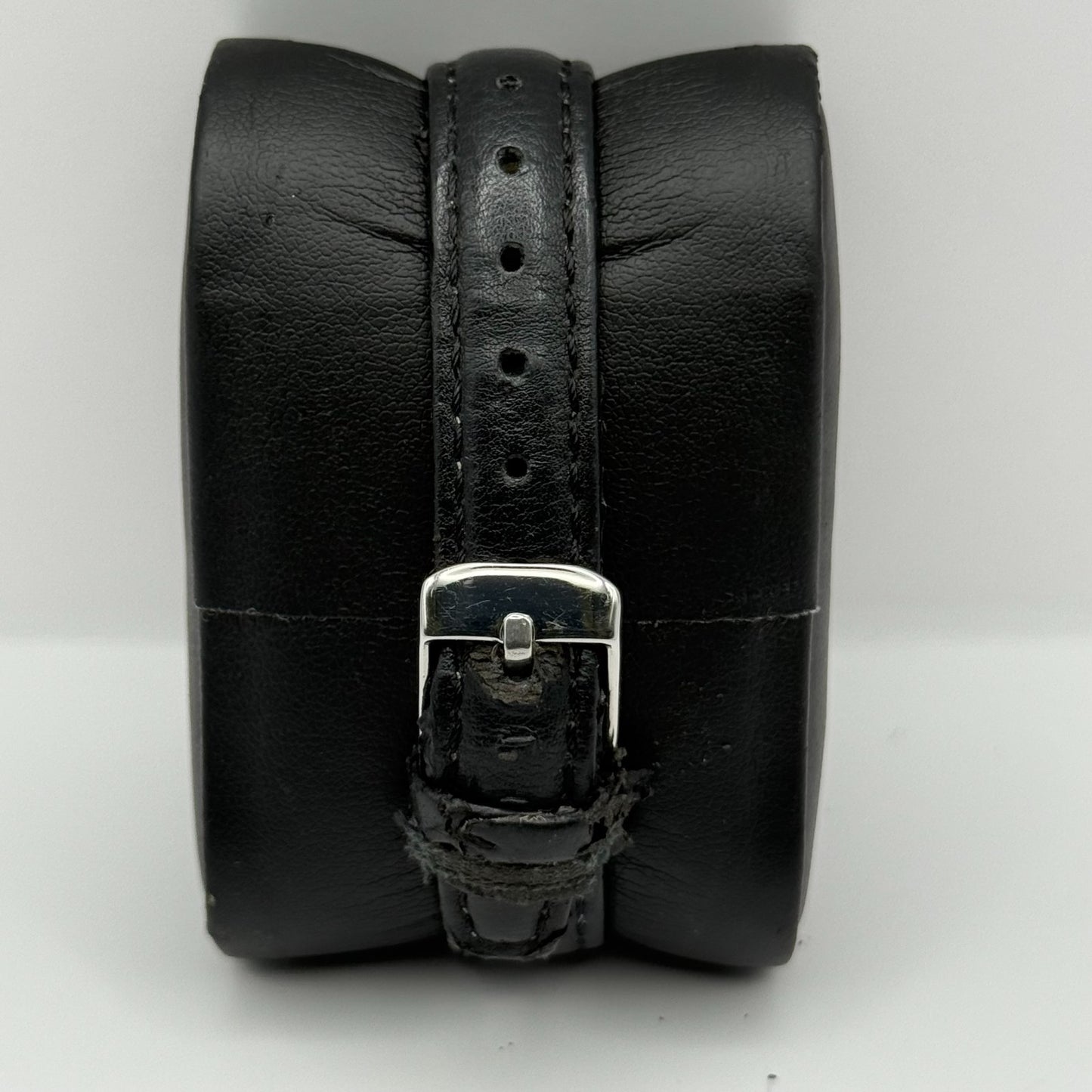 Lowrys Arm Ladies Quartz Watch White Dial Black Strap Japan Working 28mm