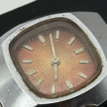 27mm Vintage Cliper 17 Rubis Incabloc Manual Wind Swiss Watch For PARTS REPAIR