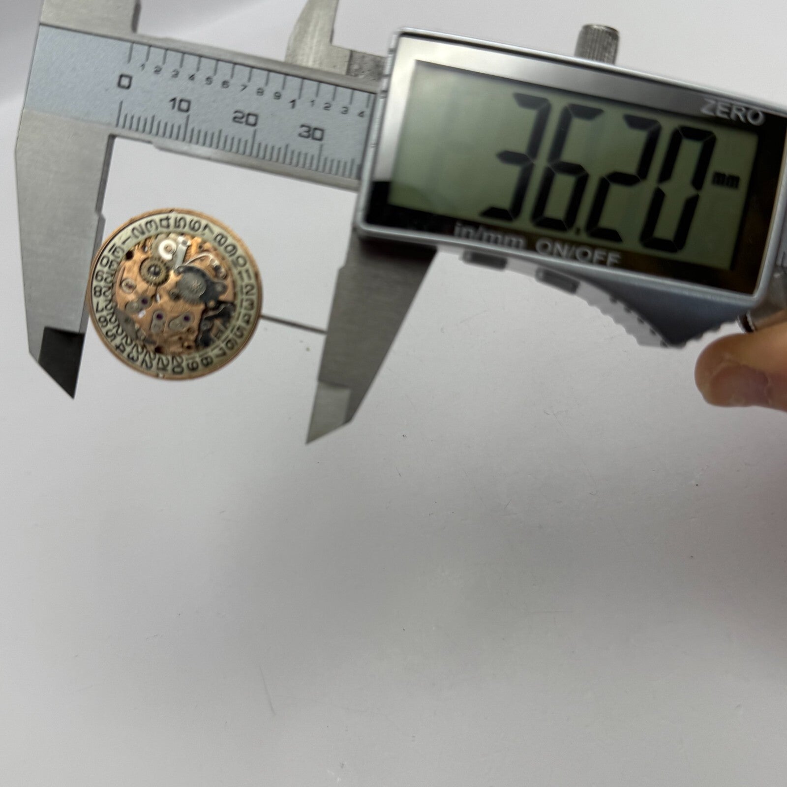 25.9mm Vintage Accurist FHF 66-9 Swiss Manual Wind Watch Movement PARTS REPAIR