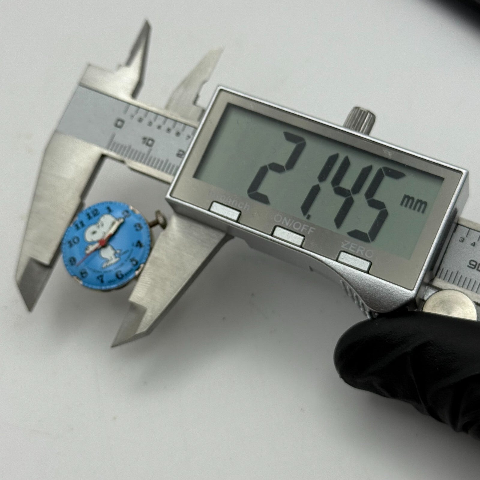 25mm Vintage Blue Timex Snoopy 1958 United Feature Syndicate INC Watch FOR PARTS