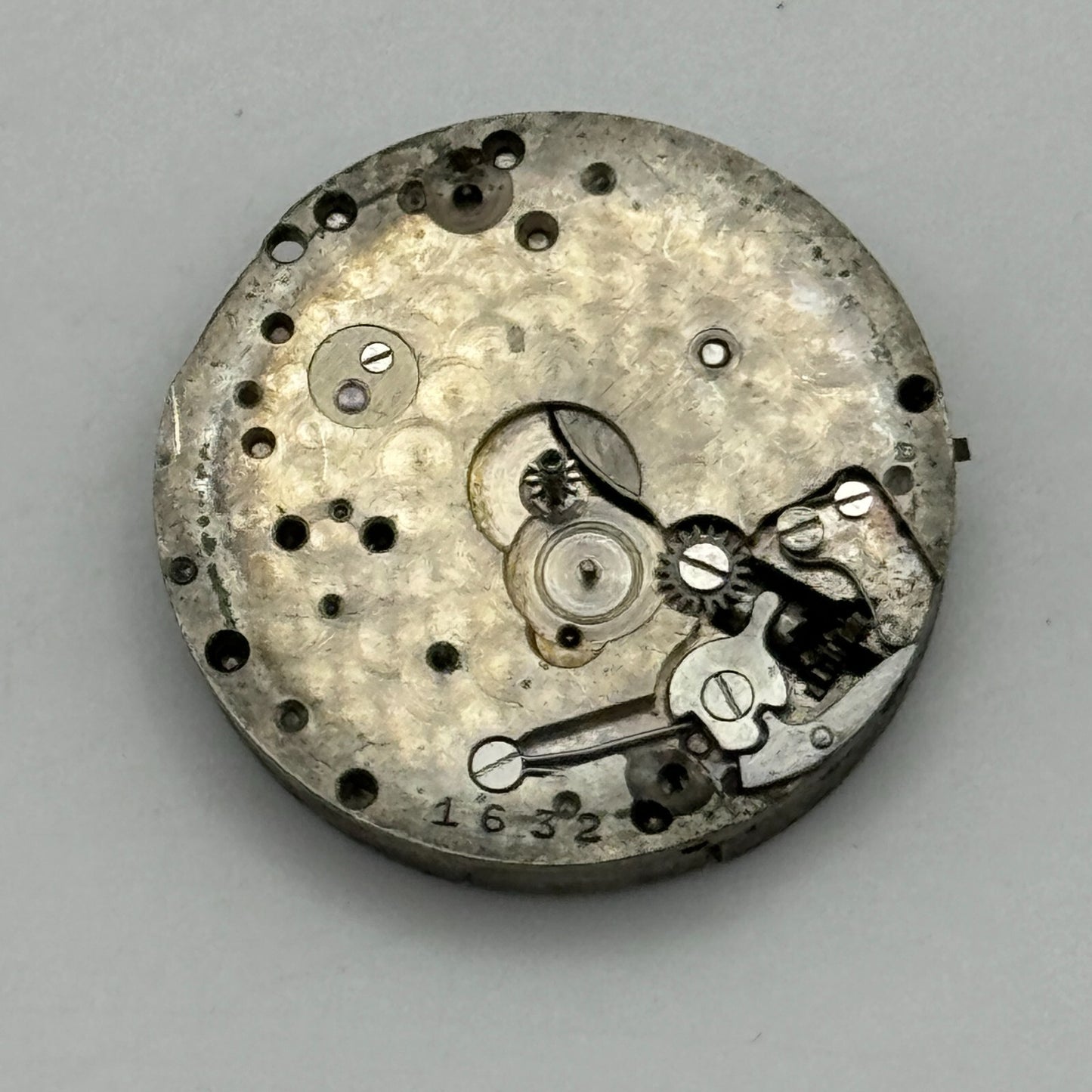 23.2mm Possibly Movado 15 Jewels 4 Adjustments Manual Wind Watch Movement PARTS